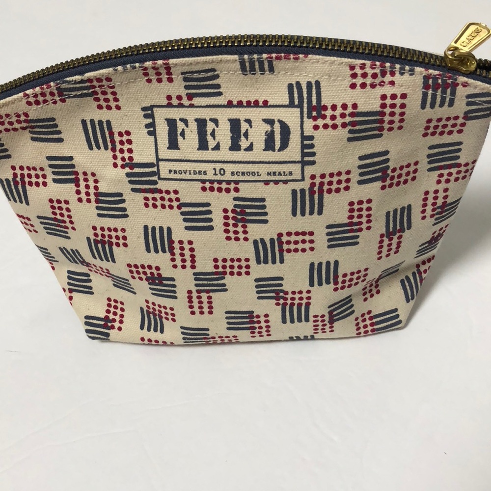 🦜Clarins Cosmetic bag feed